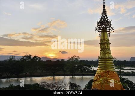 Myanmar (Burma), Kayin (Karen) Staat, hPa-an, auf der Kyauk Kalap Pagode Stockfoto