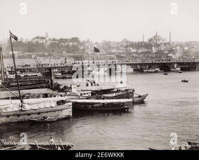 Vintage 19. Jahrhundert Foto: Hagia Sophia und Brücke von Bosporus, Konstantinopel, Istanbul, Türkei Stockfoto