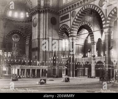 Vintage 19. Jahrhundert Foto: Innen, die Süleymaniye Moschee, die eine osmanische kaiserliche Moschee auf dem dritten Hügel von Istanbul, Türkei befindet. Stockfoto