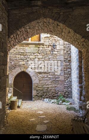 Frankreich, Lot, Cajarc auf der Via Podiensis, einer der Pilgerwege nach Santiago de Compostela oder GR 65 (UNESCO Weltkulturerbe), alte mittelalterliche Passage Stockfoto