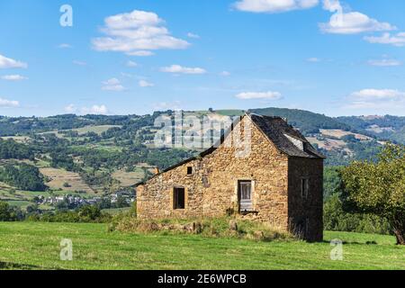 Frankreich, Aveyron, Regionales Naturreservat Aubrac, Umgebung von Saint-Come-d'Olt an der Via Podiensis, einer der Pilgerwege nach Santiago de Compostela oder GR 65 (UNESCO-Weltkulturerbe) Stockfoto