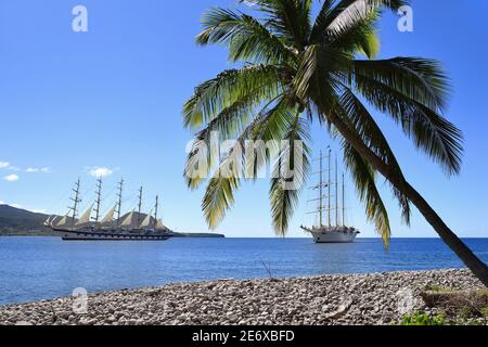 Karibik, Dominica Island, Portsmouth, Royal Clipper und Star Flyer der Star Clipper Company in Prince Rupert Bay Stockfoto