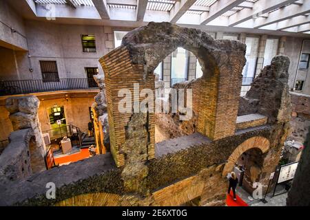 Das unterirdische Stadion des Domitian Museums, der ursprüngliche Eingang zum römischen Stadion, liegt unter der Piazza Navona in Rom, Italien Stockfoto