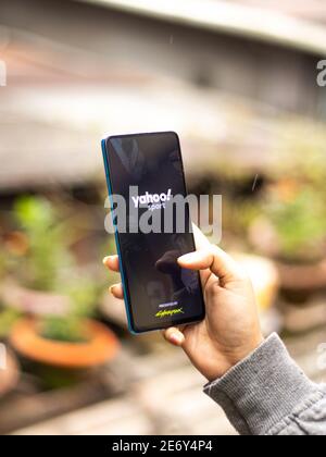 Assam, indien - Januar 31, 2021 : Yahoo Sport-Logo auf Handy-Bildschirm Stock Bild. Stockfoto