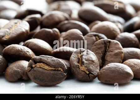 Nahaufnahme von gerösteten Kaffeebohnen Stockfoto