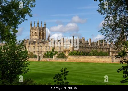 Merton College der University of Oxford in Merton Field, Oxford, Oxfordshire, Großbritannien. Der Weg direkt unter der Wand heißt Deadman's Stockfoto