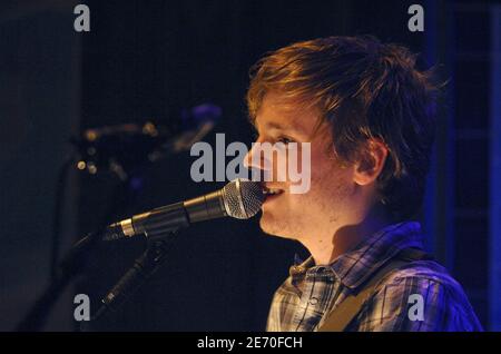 Der französische Sänger und Star Academy 3-Kandidat Patxi tritt mit seiner Band am 4. Januar 2007 in der Olympia Hall in Paris, Frankreich, live auf. Foto von Christophe Guibbaud/ABACAPRESS.COM Stockfoto