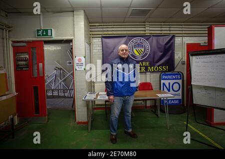 Dave Horrocks, sein erster Fußballtrainer an der Fletcher Moss Rangers Soccer School, der Akademie, wo seine Talente von Manchester United anerkannt wurden. Stockfoto