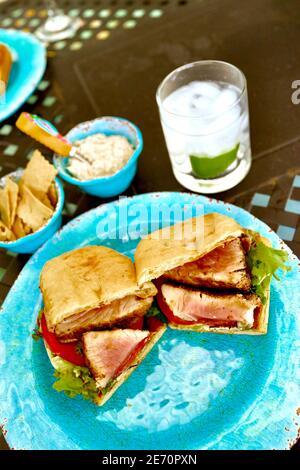 Gebratene Thunfisch-Sandwiches vom Eaton Street Fish Market. Key West, Florida, FL USA. Südlichster Punkt in den kontinentalen USA. Urlaub auf der Insel Stockfoto