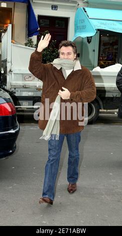 EXKLUSIV. Der französische Tenor Roberto Alagna posiert vor dem