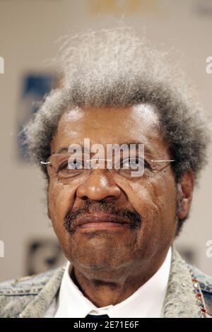 US-Boxpromoter Don King bei einer Pressekonferenz, die am 24. Januar 2007 in Levallois bei Paris stattfand, um den Kampf zwischen dem WBA/WBC-Kreuzgewichtsmeister O'Neil 'Supernova' Bell und dem ehemaligen vereinten Kreuzgewichtsweltmeister Jean-Marc Mormeck am 17. März im Palais des Sport Marcel Cerdan in Levallois anzukündigen. Foto von Mousse/Cameleon/ABACAPRESS.COM Stockfoto