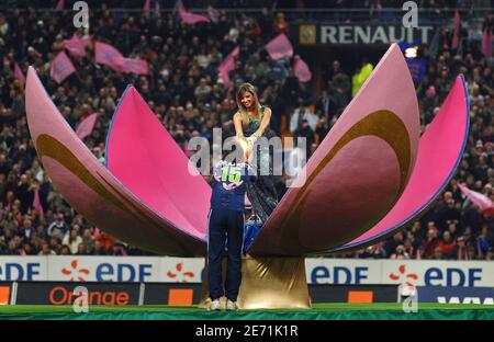 Die ehemalige Miss France und Miss Europe 2006 Alexandra Rosenfeld nimmt am 14 27. Januar 2007 am französischen Rugby-Union-Match Stade Francais gegen Stade Toulousain im Stade de France in Saint Denis Teil. Stade Francais gewann 22-20. Foto von Gouhier-Guibbaud/Cameleon/ABACAPRESS.COM Stockfoto