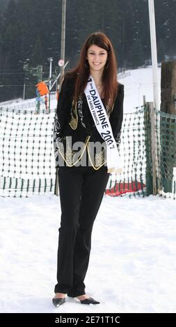 Erste Dauphine Miss Limousin Sophie Vouzelaud posiert während des 14. Fanstastic'Arts Film Festivals, das am 1. Februar 2007 in Gerardmer, Frankreich, stattfand. Foto von Denis Guignebourg/ABACAPRESS.COM Stockfoto