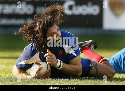 Frankreichs Sebastien Chabal beim RBS 6 Nations Spiel, Italien gegen Frankreich in Rom, Italien am 3. Februar 2007. Frankreich gewann 39:3. Foto von Christian Liewig/ABACAPRESS.COM Stockfoto