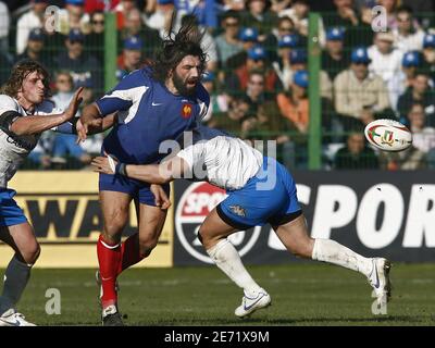 Frankreichs Sebastien Chabal beim RBS 6 Nations Spiel, Italien gegen Frankreich in Rom, Italien am 3. Februar 2007. Frankreich gewann 39:3. Foto von Christian Liewig/ABACAPRESS.COM Stockfoto