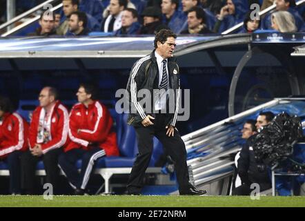 Real Madrids Trainer Fabio Capello reagiert in der Champions League beim ersten K.O.-Lauf, beim ersten Beinfußballspiel, Real Madrid gegen Bayern München in Madrid. Real Madrid gewann 3:2. Foto von Christian Liewig/ABACAPRESS.COM Stockfoto