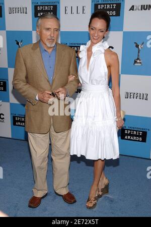 Dennis Hopper und Victoria Duffy nehmen am 24. Februar 2007 an den Film Independent's Spirit Awards 2007 in Santa Monica, CA, USA Teil. Foto von Lionel Hahn/ABACAPRESS.COM Stockfoto