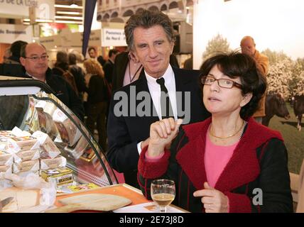 Jack lang und seine Frau besuchen am 8. März 2007 die Internationale Landwirtschaftsmesse in Paris, Frankreich. Foto von Edouard Bernaux/ABACAPRESS.COM Stockfoto