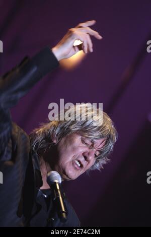 Der französische Sänger Jacques Higelin konzertiert am 23. März 2007 im Pariser Maison de la Radio. Foto von Mehdi Taamallah/ABACAPRESS.COM Stockfoto