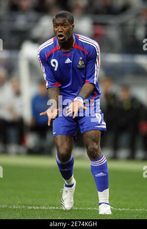 Frankreichs Djibril Cisse zeigt sich beim internationalen Freundschaftsspiel Frankreich gegen Österreich am 28. März 2007 im Stade de France in Saint-Denis bei Paris. Frankreich gewann 1:0. Foto von Mehdi Taamallah/Cameleon/ABACAPRESS.COM Stockfoto