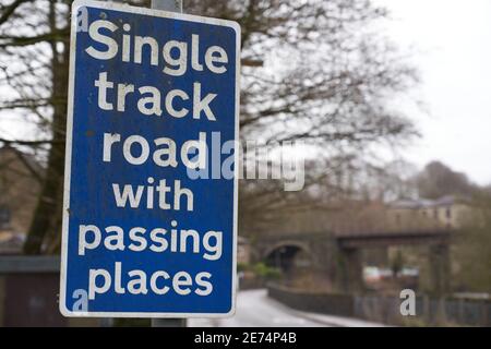 Eingleisig Straßenschild Stockfoto