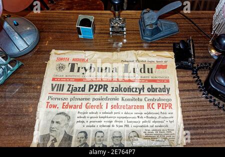Warschau, Polen - 14. Januar 2021. Trybuna Ludu Zeitung von 1980 Schlagzeile mit der Aufschrift: "Genosse Edward Gierek zum ersten Sekretär der Polnischen Uni gewählt Stockfoto