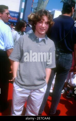 Universal City, California, USA 5. Mai 1996 Schauspieler Elijah Wood besucht Universal Pictures' 'Flipper' Premiere am 5. Mai 1996 im Cineplex Odeon Unversal City Cinemas in Universal City, California, USA. Foto von Barry King/Alamy Stockfoto Stockfoto