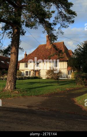 Denkmalgeschütztes Haus aus dem 15. Jahrhundert, Hedon Place, The Green, Woodchurch, Ashford, Kent, England, Vereinigtes Königreich Stockfoto