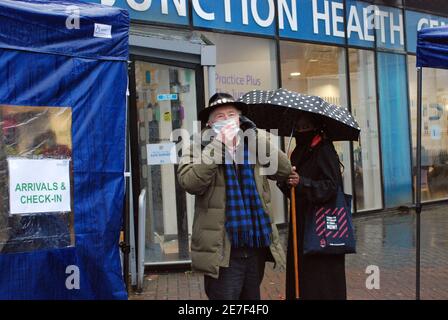 London, Großbritannien. Januar 2021. Ankünfte für Coronavirus-Impfstoffe im Junction Health Centre, Battersea, Wandsworth. Kredit: JOHNNY ARMSTEAD/Alamy Live Nachrichten Stockfoto