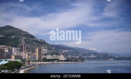 Monaco, Monte Carlo - 15th. Mai 2018: Ein deutscher Fotograf besucht die französische Riviera, macht einen Tagesausflug nach Monaco und fotografiert die Küste. Stockfoto