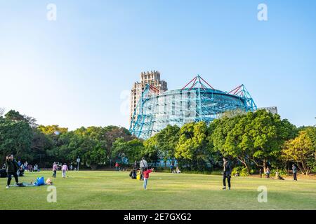 Botanischer Garten des National Museum of Natural Science Park Rasen. Touristen entspannen und spielen hier. Ein Nationalmuseum in Taichung City. Taiwan. Stockfoto