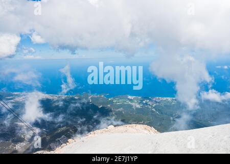 Aussichtspunkt von der Spitze des Tahtali Berges bei Olympos National park in der Türkei Stockfoto