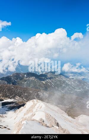 Aussichtspunkt von der Spitze des Tahtali Berges bei Olympos National park in der Türkei Stockfoto