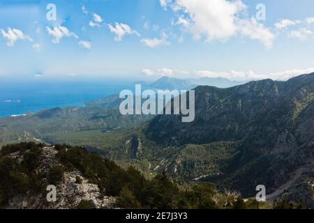 Aussichtspunkt von der Spitze des Tahtali Berges bei Olympos National park in der Türkei Stockfoto