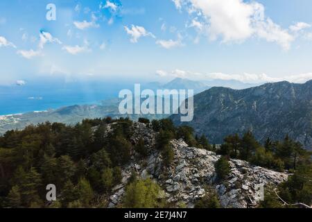 Aussichtspunkt von der Spitze des Tahtali Berges bei Olympos National park in der Türkei Stockfoto