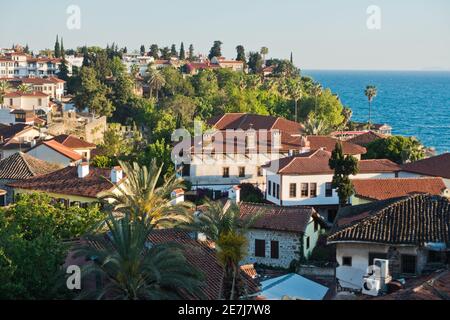 Panorama des historischen Stadtzentrums und des alten Hafens in Antalya, Türkei Stockfoto