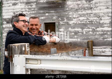 KEVIN COSTNER und THOMAS BEZUCHA in LET HIM GO (2020), Regie Thomas BEZUCHA. Bild: Mazur / Kaplan Company / Album Stockfoto