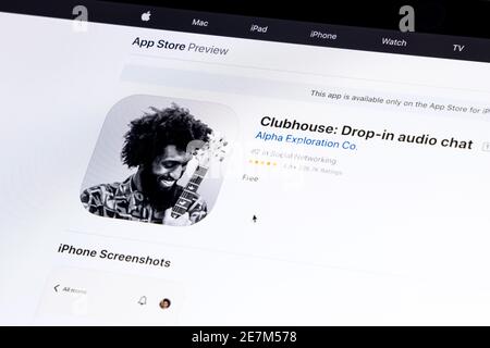 Clubhouse-Anwendungsansicht auf dem Smartphone, Kontroverse 2021, die sich hinter der Social App versteckt. Clubhouse Drop in Audio-Chat-Anwendungsansicht Stockfoto