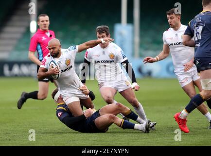 Olly Woodburn von Exeter Chiefs wurde von Ashley Beck von Worcester Warriors während des Spiels der Gallagher Premiership im Sixways Stadium in Worcester angegangen. Bilddatum: Samstag, 30. Januar 2021. Stockfoto