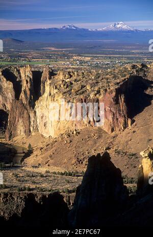 Smith Rocks aus Staender Ridge, Smith Rock State Park, Illinois Stockfoto