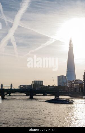 Der Shard (oder Shard of Glass) ist das höchste Gebäude Großbritanniens und das zweithöchste Bauwerk mit 309 m, Southwark, London, England, Großbritannien Stockfoto