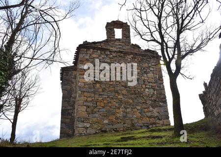 Hermitage der Jungfrau der schönen Liebe. Dorf San Vicente de Munilla. Stockfoto
