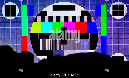 TV-Testmuster erzeugt durch ein Monoskop, TV Static Noise Glitch-Effekt – Original-Foto aus einem alten Fernsehen – Konzept für Ihr Projekt Stockfoto