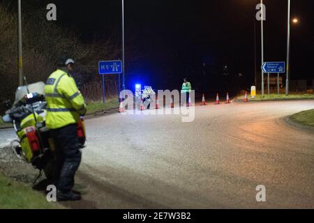 Stirling, Schottland, Großbritannien. Januar 2021. Im Bild: Die Autobahn M9 wurde zwischen den Kreuzungen 9 und 11 während eines andauernden Polizeivorfalls gesperrt. Derzeit sind keine anderen Tatsachen ans Licht gekommen. Quelle: Colin Fisher/Alamy Live News Stockfoto