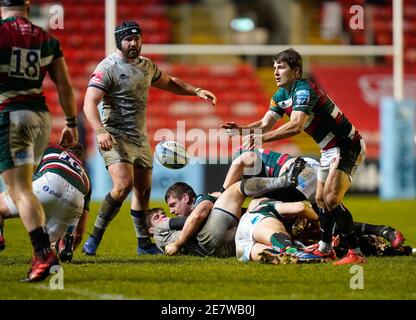 Leicester Tigers Scrum-Half Richard Wigglesworth übergibt den Ball während einer Gallagher Premiership Runde 7 Rugby Union Spiel, Freitag, 29. Januar 2021, in L Stockfoto