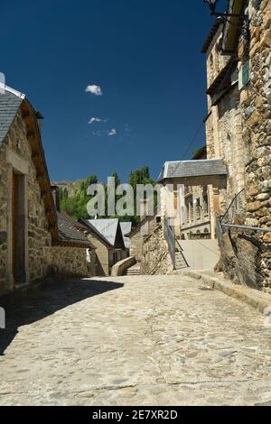 Sallent de Gallego Stadt, in Hueca, Aragon, Spanien. Landschaft ansehen Stockfoto