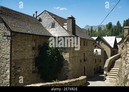 Sallent de Gallego Stadt, in Hueca, Aragon, Spanien. Landschaft ansehen Stockfoto
