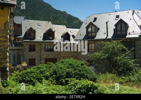 Sallent de Gallego Stadt, in Hueca, Aragon, Spanien. Landschaft ansehen Stockfoto