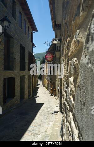 Sallent de Gallego Stadt, in Hueca, Aragon, Spanien. Landschaft ansehen Stockfoto