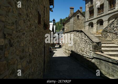 Sallent de Gallego Stadt, in Hueca, Aragon, Spanien. Landschaft ansehen Stockfoto